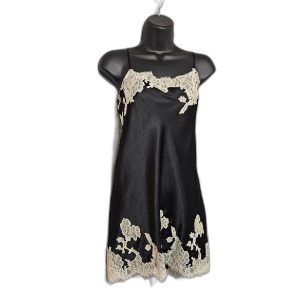 Victoria's Secret Medium Black with Ivory Lace Chamise Nighty Pajamas Romantic - Picture 7 of 7